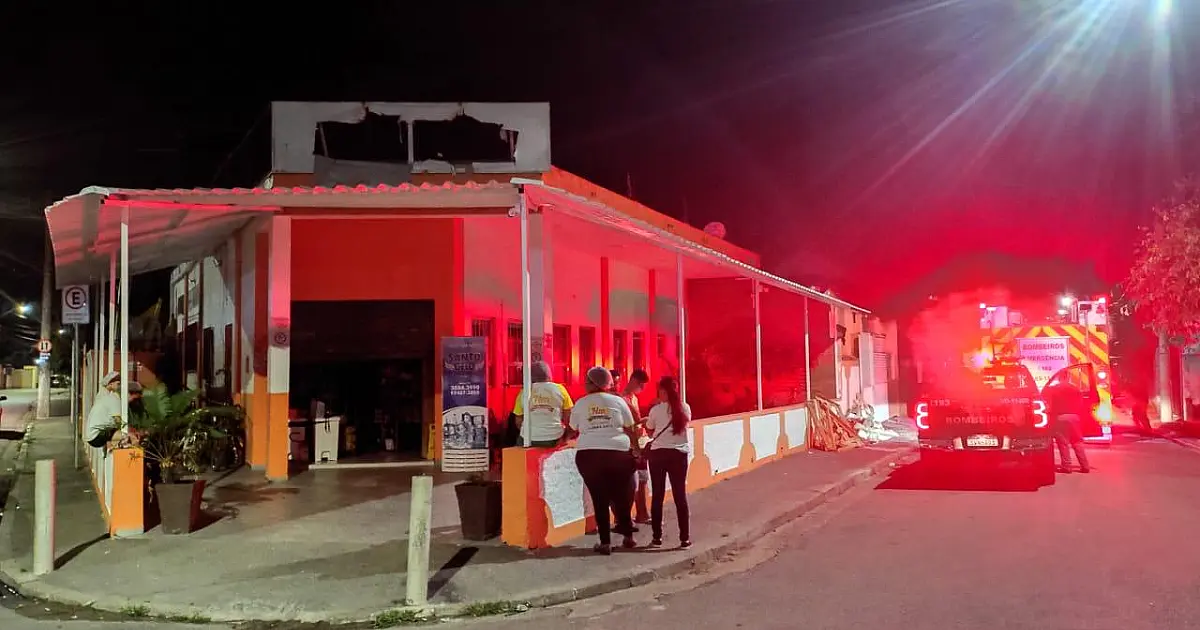 Forno superaquecido causa incêndio em Caraguatatuba