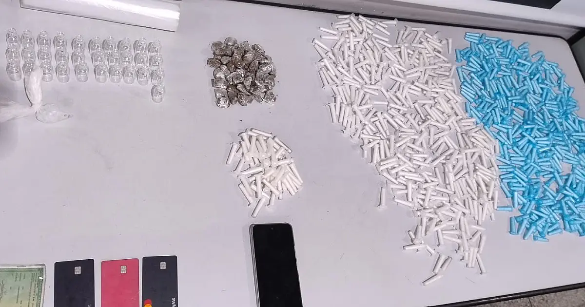 Operação da Força Tática apreende 809 pinos de cocaína e prende suspeito em Jacareí