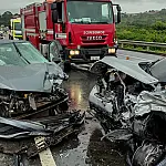 Colisão entre três carros deixa seis feridos em Cruzeiro