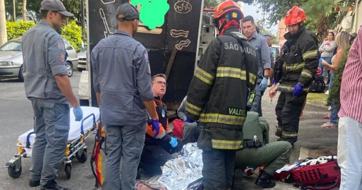 Motociclista é socorrido após colisão com trailer na Zona Sul de São José