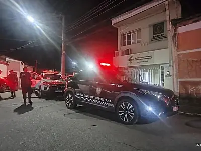 Homens são presos suspeitos de furtar fios de cobre durante a madrugada no Centro de Pinda