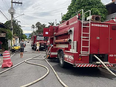 Fogo atinge mezanino de restaurante em São Sebastião