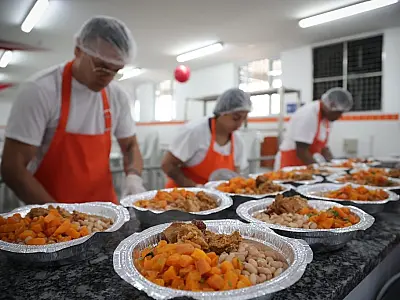 Abrigo provisório recebe 200 refeições diárias do Programa Bom Prato para desabrigados após chuvas em Taubaté