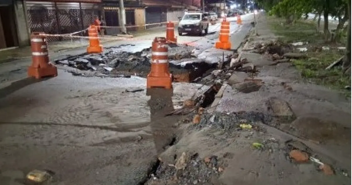 Dez casas são atingidas por alagamento após forte chuva em Taubaté
