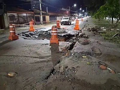 Dez casas são atingidas por alagamento após forte chuva em Taubaté