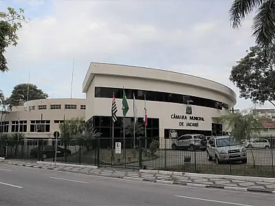 Câmara de Jacareí debate descarte de resíduos da construção em audiência pública