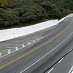 Colisão entre caminhão e moto interdita trecho da Rodovia Floriano Rodrigues Pinheiro em Tremembé