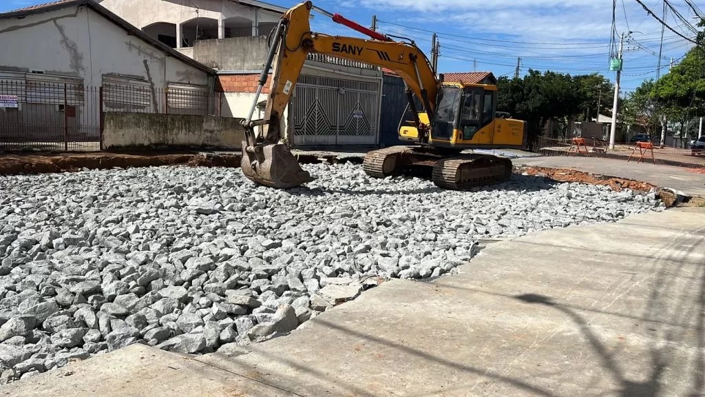 Cratera foi parcialmente fechada no mesmo mês. (Reprodução / Rafael Barbosa)