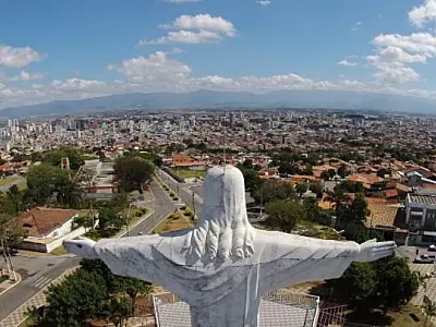 Vista aérea da cidade de Taubaté.