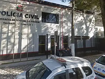 Incêndio em rancho termina com corpo carbonizado e caso é investigado em Taubaté