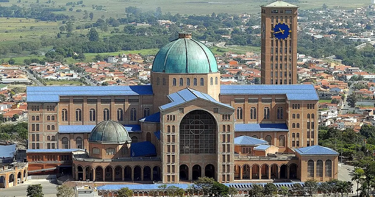 Santuário Nacional de Aparecida celebra Quarta-feira de Cinzas com missas e confissões