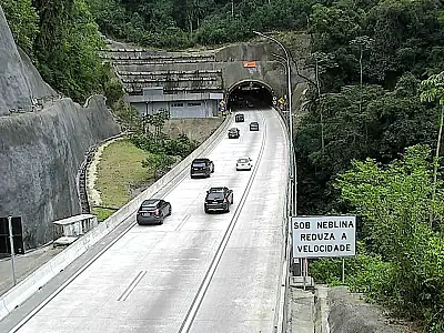 Rodovia dos Tamoios terá bloqueios para passagem de carga especial de 336 toneladas