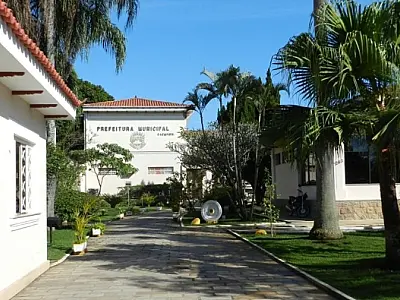 Presidente do PL questiona venda de terrenos em Caçapava e fala sobre "reformulação de projeto"