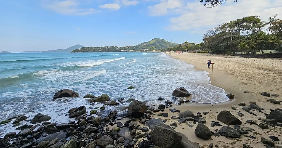 Homem de 49 anos tenta salvar crianças de correnteza e morre afogado em Ubatuba