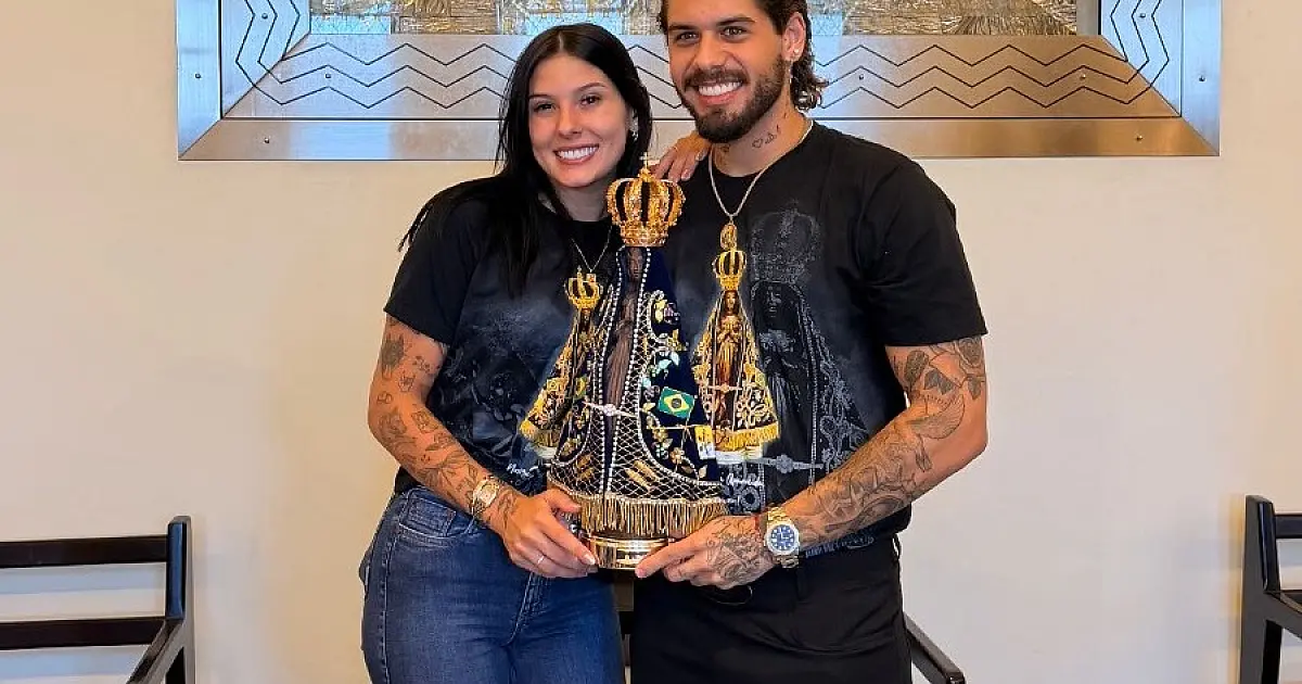 VÍDEO: Ana Castela deixa chapéu que usou em seu primeiro show na Sala das Promessas durante visita com Zé Felipe ao Santuário de Aparecida