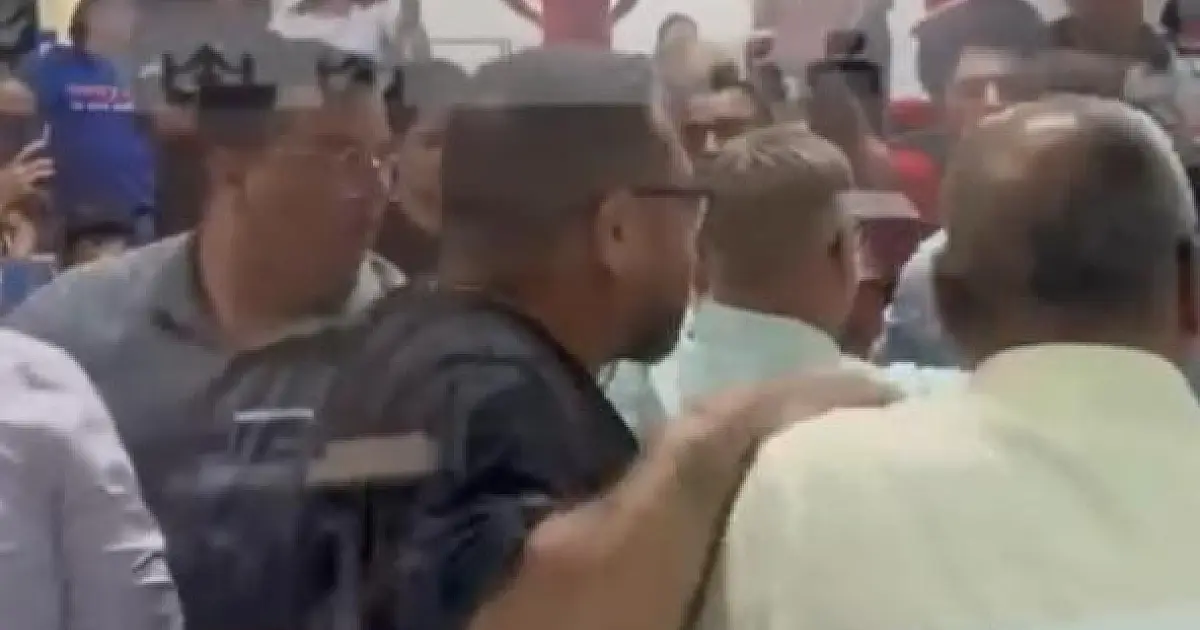 VÍDEO: Confusão marca votação de projetos na Câmara de Taubaté