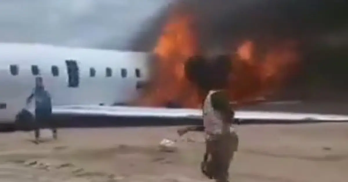 VÍDEO: Avião da Embraer sofre acidente e pega fogo na República do Congo