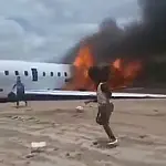 VÍDEO: Avião da Embraer sofre acidente e pega fogo na República do Congo