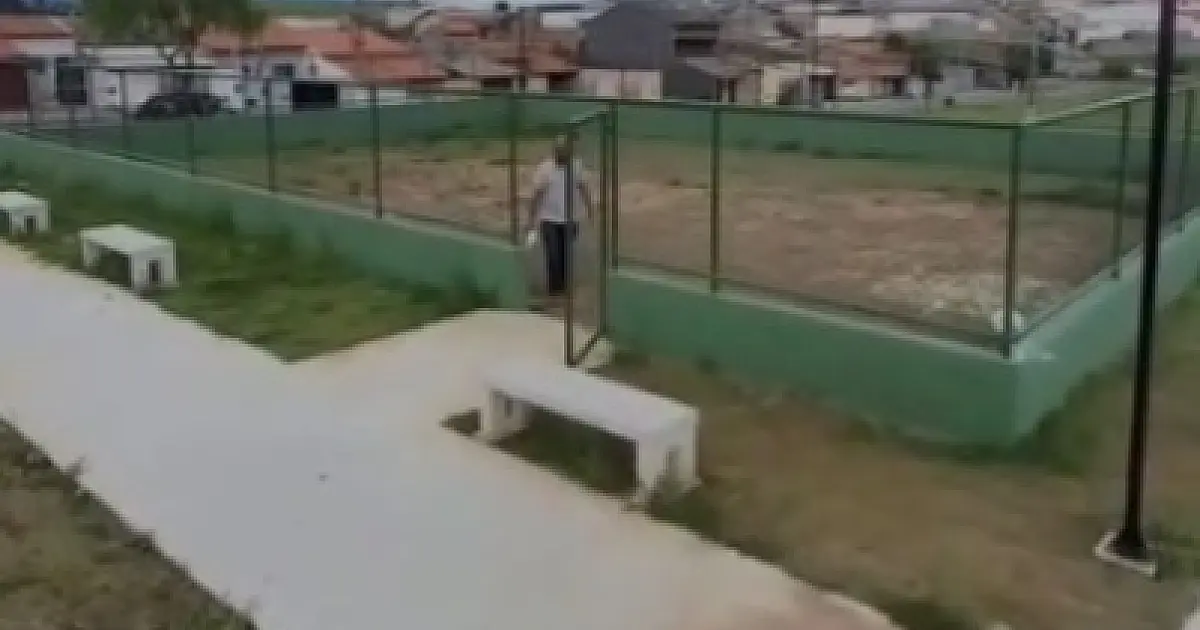 VÍDEO: Praça pública no Jardim Panorama segue inacabada, diz vereador de Caçapava