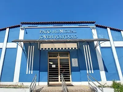 Prefeitura de Roseira é alvo de questionamentos por suposto investimento de R$ 5 milhões em aluguel caminhões