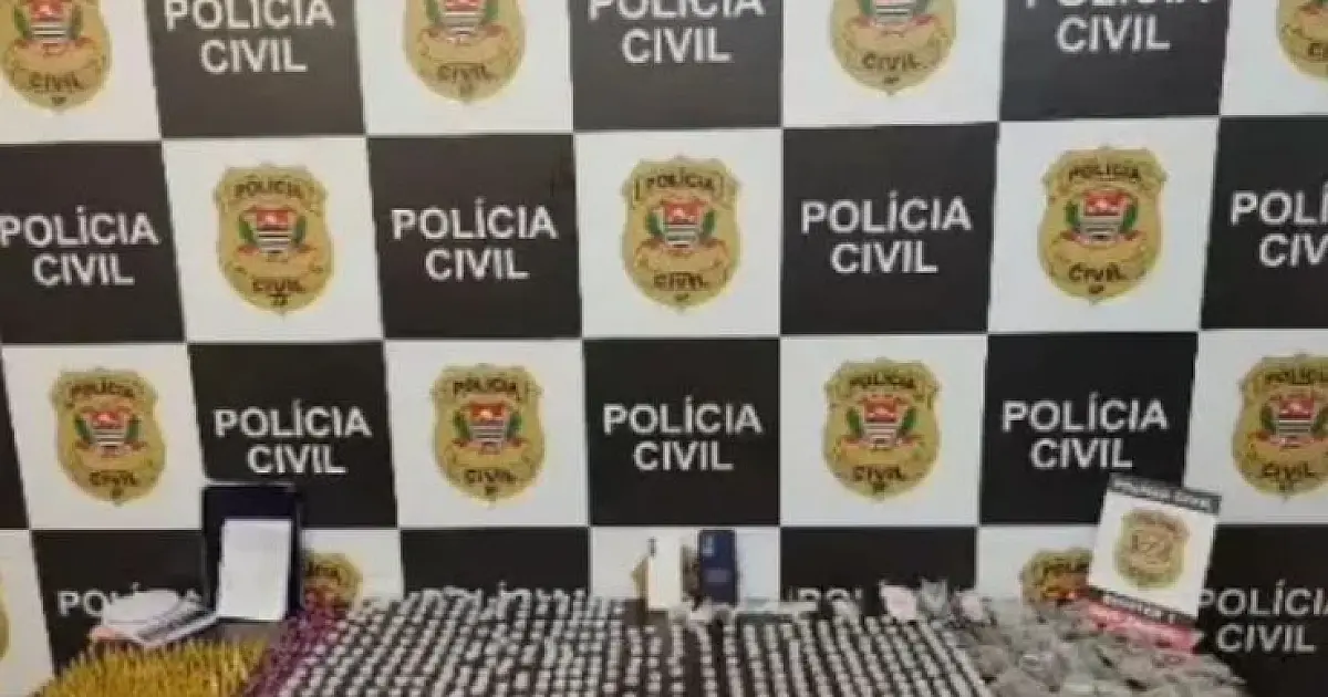 Operação da Polícia Civil apreende quase 900 porções de drogas e prende duas mulheres em Taubaté