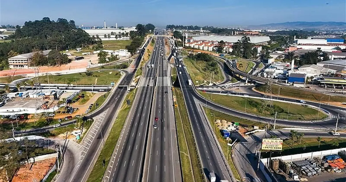 Feriado da Consciência Negra: mais de 1,7 milhão de veículos devem passar pela Via Dutra e Rio-Santos