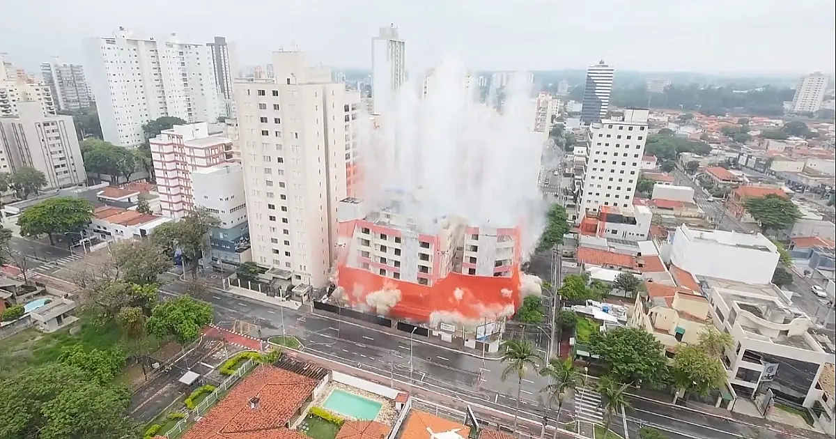 VÍDEO: Prédio histórico é implodido na região central de São José