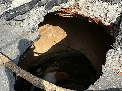 Crateras se multiplicam; novo buraco surge na zona sul de São José