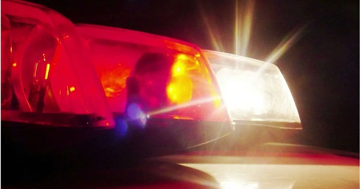Acidente entre carro e moto deixa motociclista gravemente ferido na Via Dutra, em Jacareí