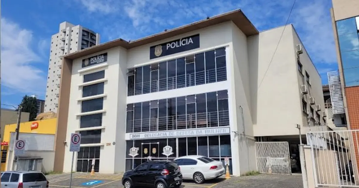 Criança de 11 anos é resgatada após denúncia de agressões dentro de apartamento em São José