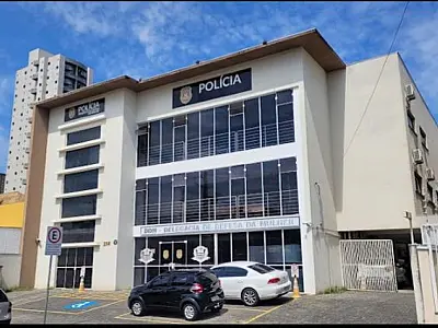 Criança de 11 anos é resgatada após denúncia de agressões dentro de apartamento em São José
