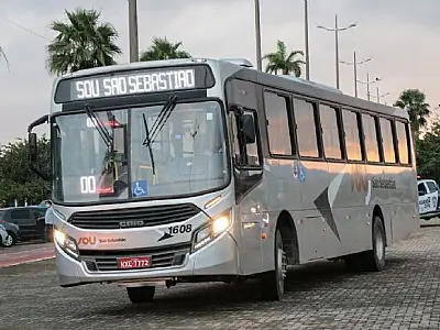 VÍDEO: Transporte em São Sebastião é normalizado após protesto por atraso no 13º salário