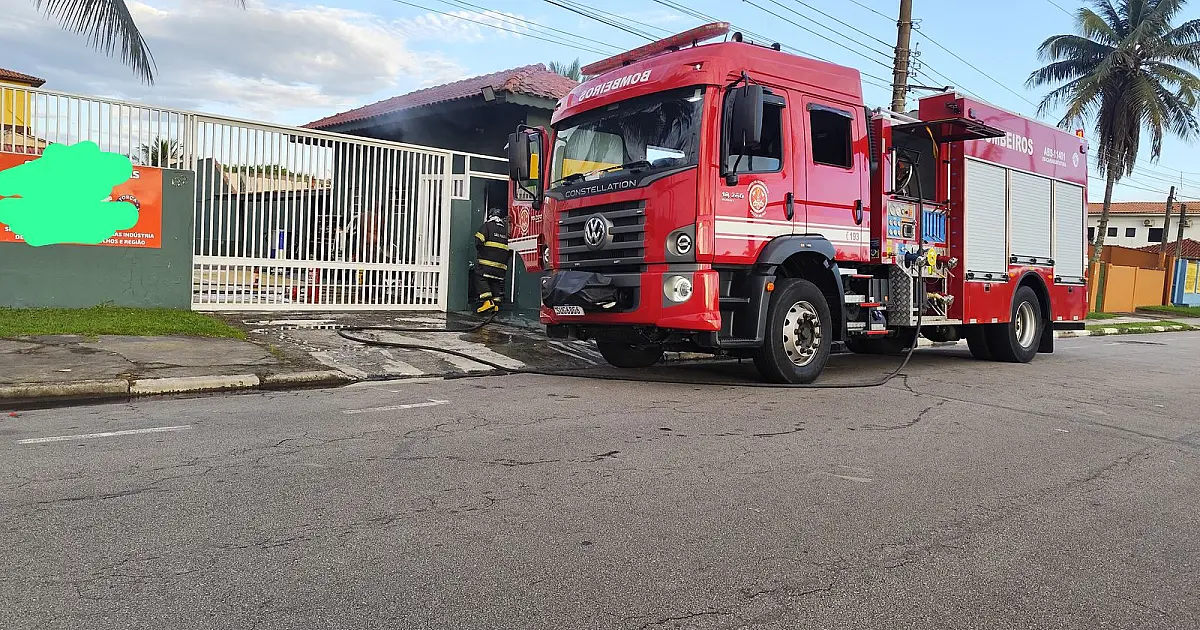 Adega pega fogo na manhã desta sexta-feira (13) em Caraguá