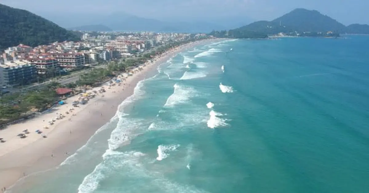 Surfistas localizam corpo de homem no mar em Ubatuba