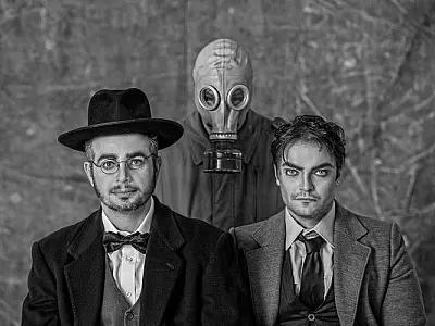 Atores Anderson Di Rizzi e Maurício Machado são protagonistas da peça gratuita em São José.