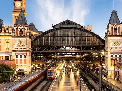 São Paulo recebe mais de 2,7 milhões de turistas estrangeiros e se consolida como principal portão de entrada do país em 2025
