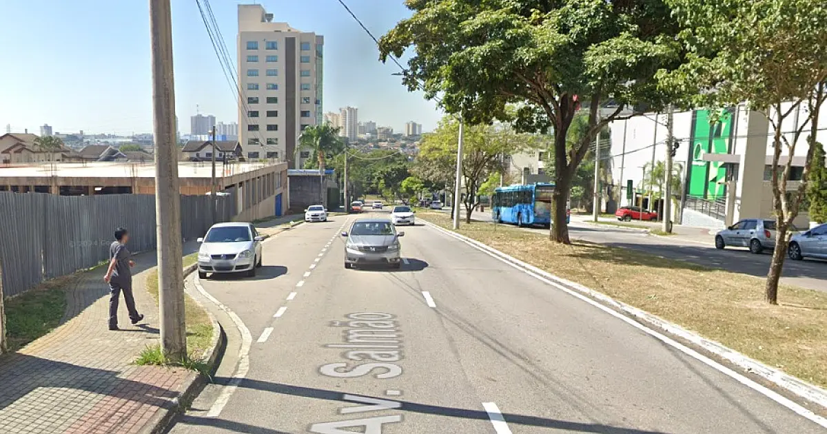 Obras na Avenida Salmão alteram trânsito até o dia 14 de março no Jardim Aquarius, em São José