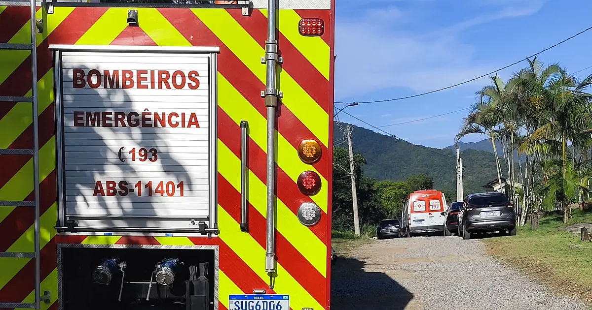 Turista de Ribeirão Preto morre após queda de 3,5 metros em Caraguá