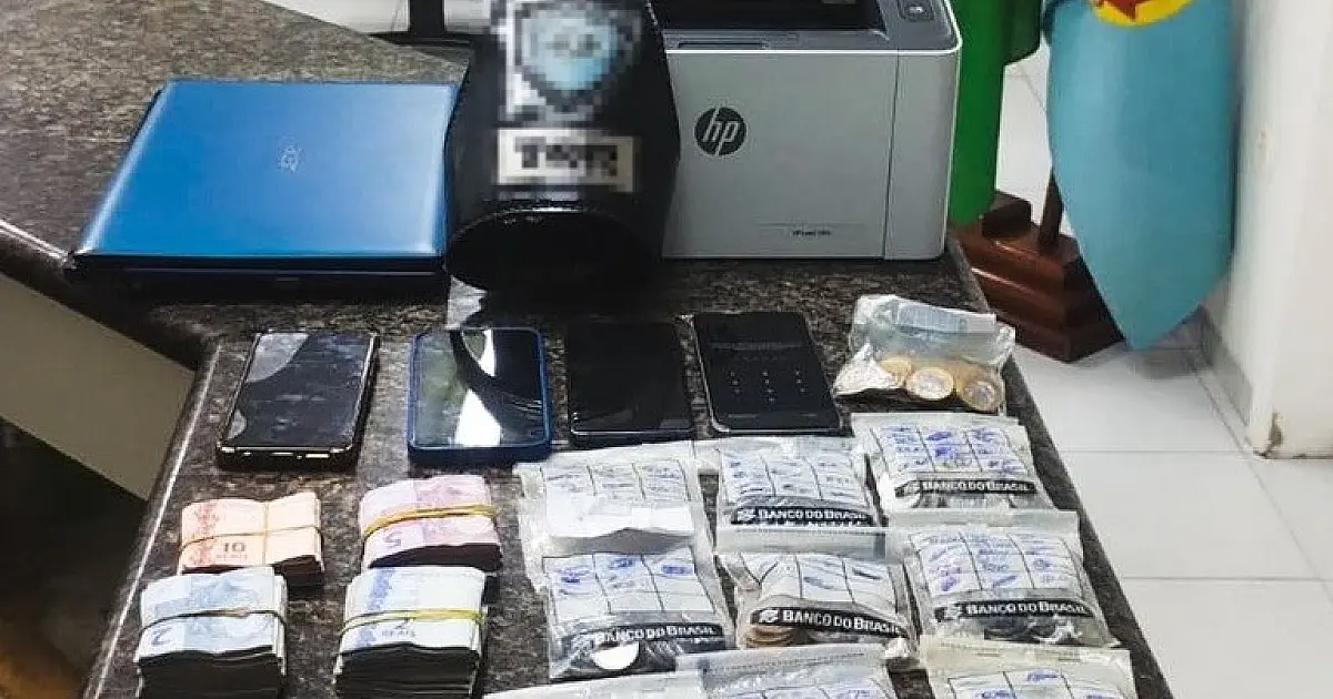 Suspeitos presos em Jacareí teriam aplicado golpes contra a Caixa Econômica Federal em Minas Gerais, aponta a PF