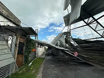 Chuva intensa e rajadas de vento provocam danos em vários bairros em Taubaté