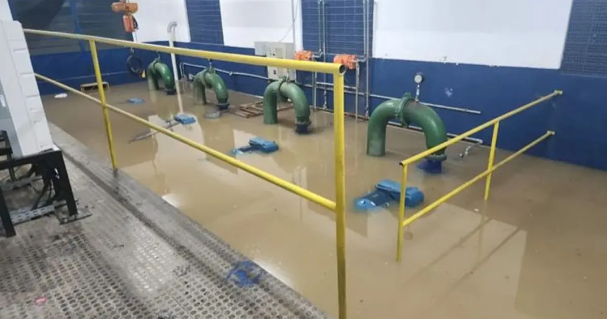 Chuva de mais de 130 mm provoca alagamentos e suspensão de aulas em Guaratinguetá