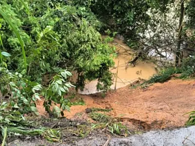 Fortes chuvas causam alagamentos e suspensão de aulas no Litoral Norte e Vale do Paraíba