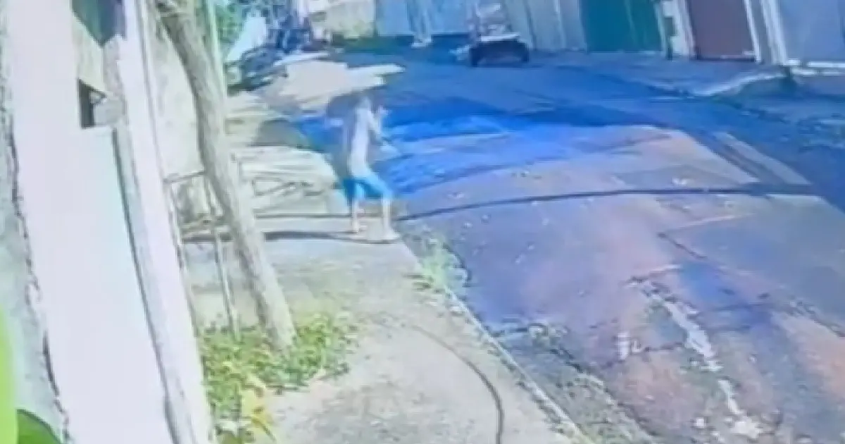 VÍDEO: Morre homem de 57 anos que foi atingido por fiação após queda de poste em São José