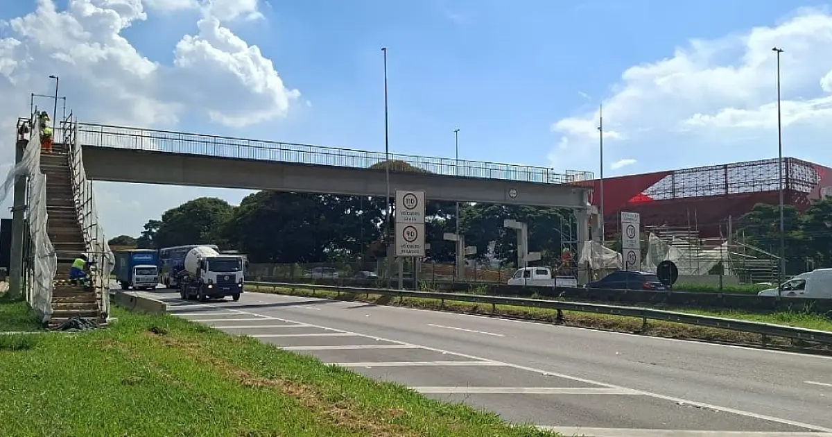Obras de desmontagem de passarelas interditam trechos da Via Dutra em São José