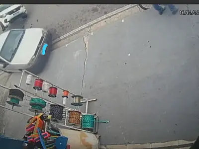 Vídeo de câmera de segurança revela momento de colisão e capotamento em Jacareí