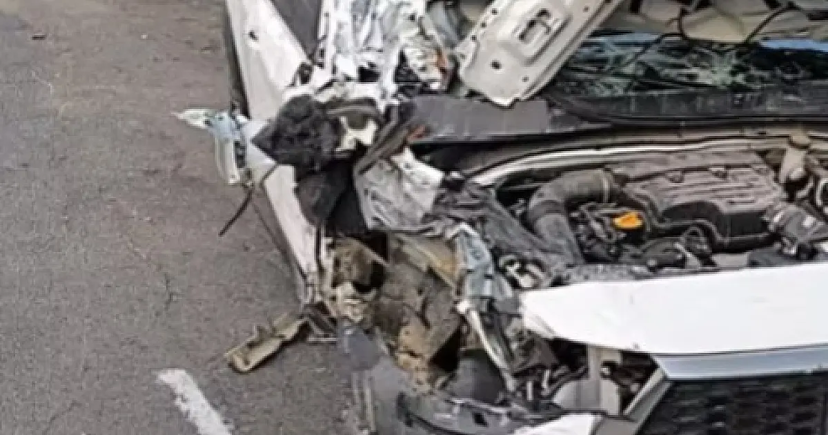 Motorista é preso após fuga e acidente com veículo suspeito de clonagem na Via Dutra em São José