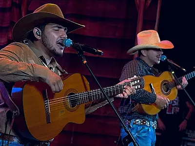 Dupla sertaneja João Souza & Bonifácio será uma das atrações neste sábado (25) no município.