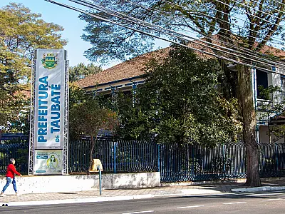 Com dívida bilionária Prefeitura de Taubaté trava licitações e impõe bloqueios em secretarias