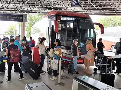 Polícia investiga morte de idoso dentro de ônibus na Rodoviária de São José