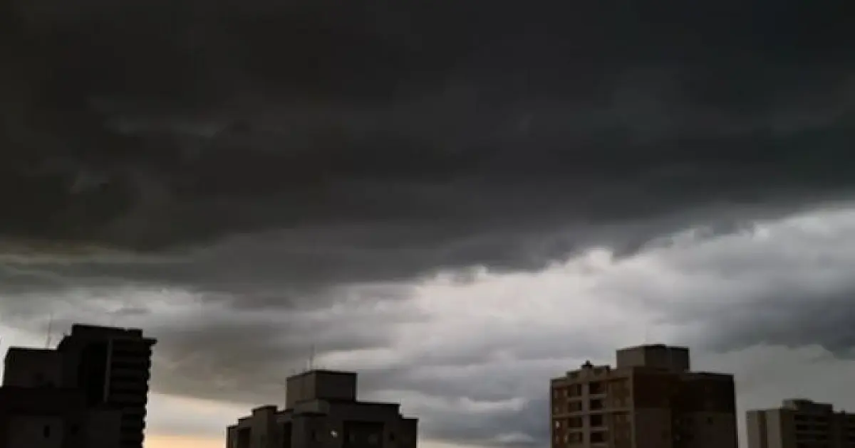 Temporais e risco de deslizamentos colocam RMVale em estado de atenção, alerta Defesa Civil